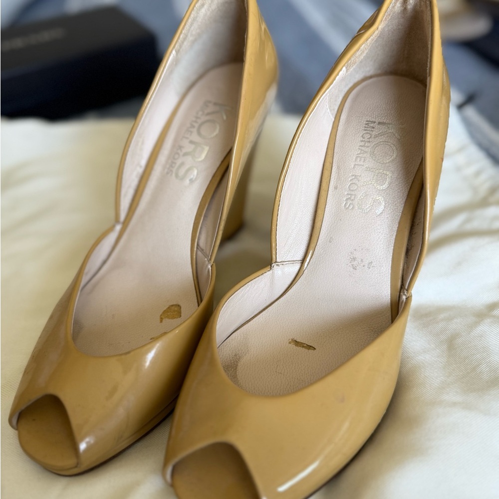 Michael Kors Beige Peep Toe Heels